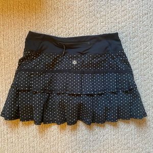 Polka dot lululemon skirt size 2!